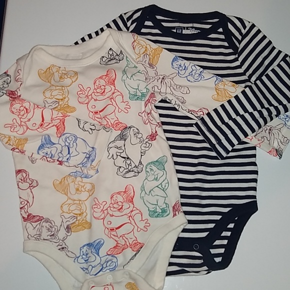 2 long sleeve GAP onesies - Picture 1 of 2
